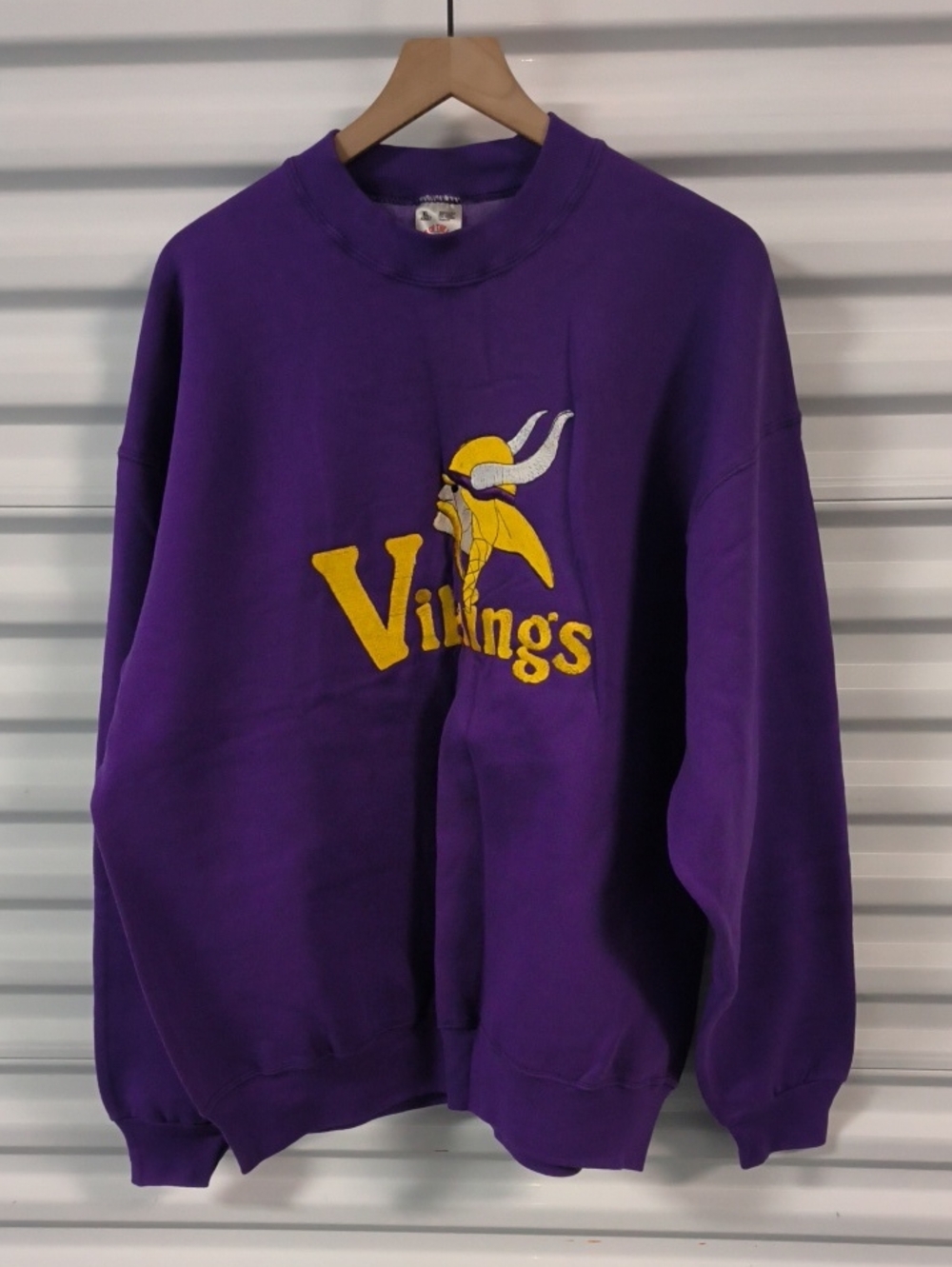Vtg Hand Made Vikings Embroidered Logo Crewneck Long Sleeve Sweatshirt XL